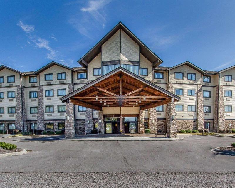 Comfort Inn & Suites Near Lake Guntersville image