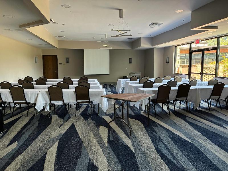 Comfort Inn & Suites Near Lake Guntersville image