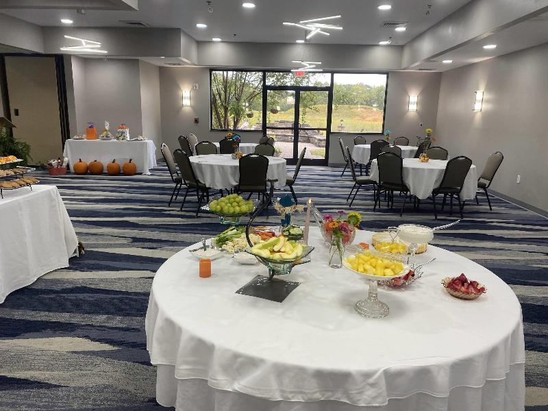 Comfort Inn & Suites Near Lake Guntersville image