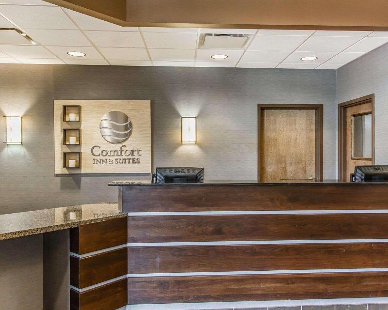 Comfort Inn & Suites Near Lake Guntersville image