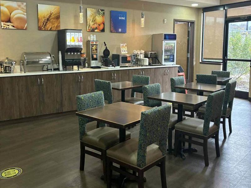 Comfort Inn & Suites Near Lake Guntersville image
