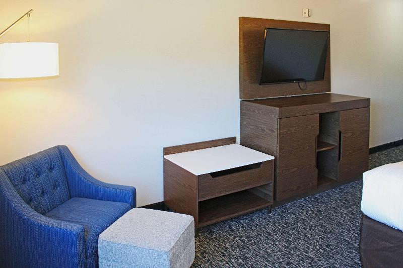 Comfort Inn & Suites Near Lake Guntersville image