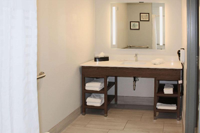 Comfort Inn & Suites Near Lake Guntersville image