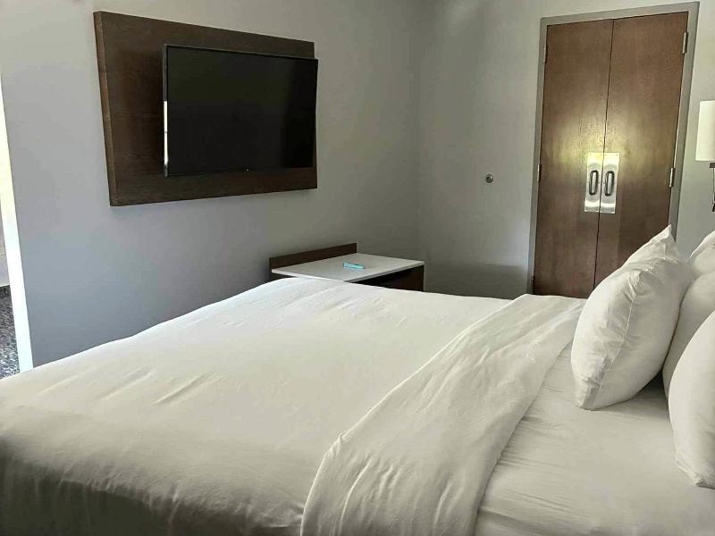 Comfort Inn & Suites Near Lake Guntersville image