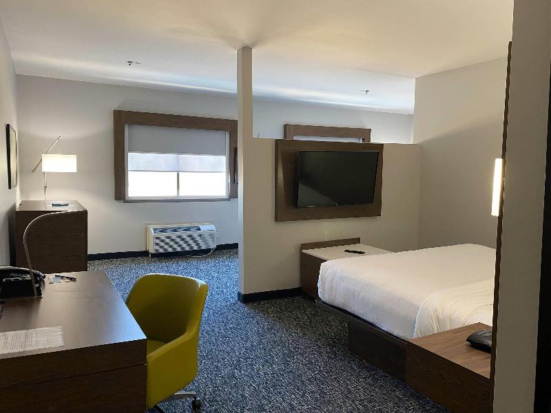 Comfort Inn & Suites Near Lake Guntersville image