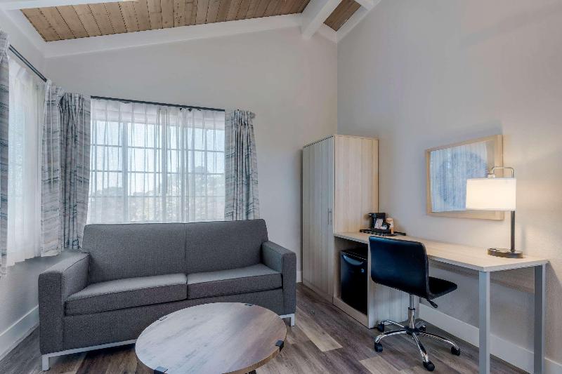Comfort Inn Carmel By the Sea image