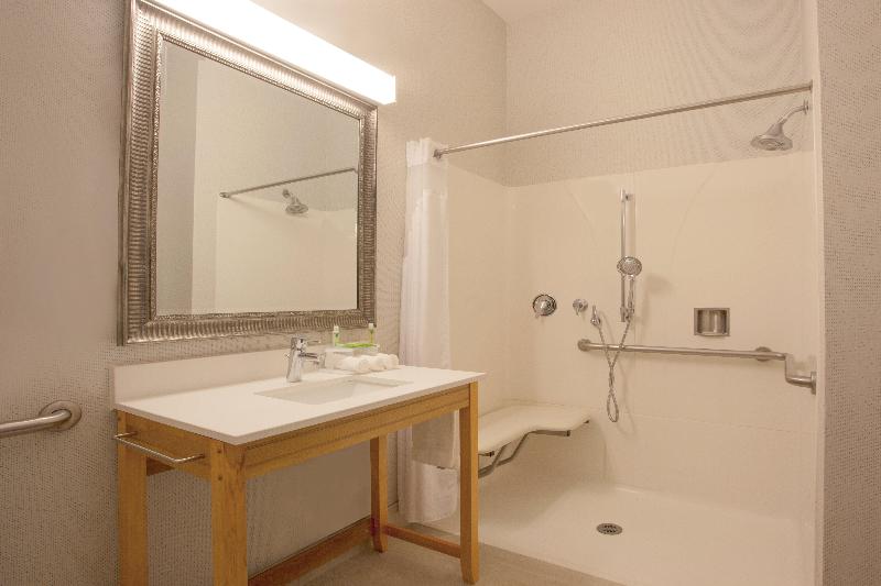 Holiday Inn Express Suites Davis University Area photo 22