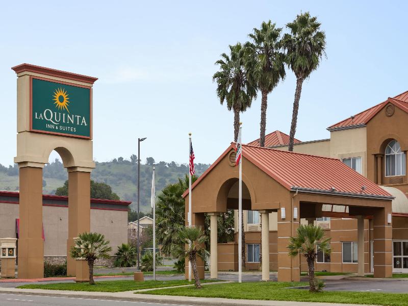 La Quinta Inn & Suites Fairfield - Napa Valley image
