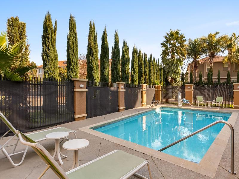 La Quinta Inn & Suites Fairfield - Napa Valley image