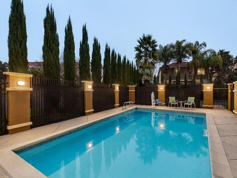 La Quinta Inn & Suites Fairfield - Napa Valley image