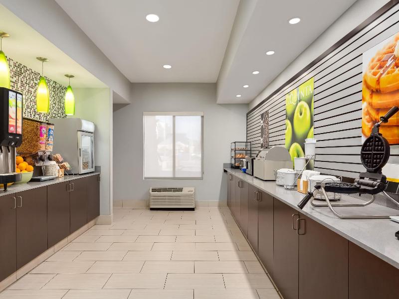 La Quinta Inn & Suites Fairfield - Napa Valley image