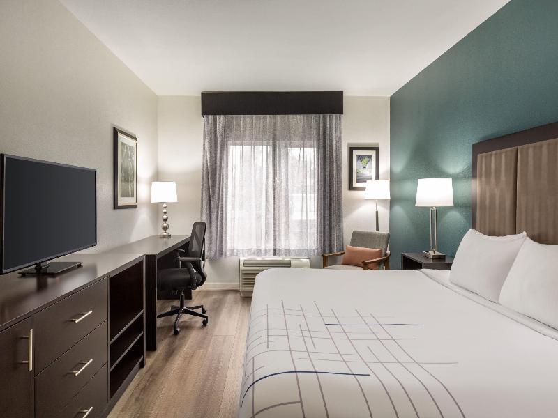 La Quinta Inn & Suites Fairfield - Napa Valley image