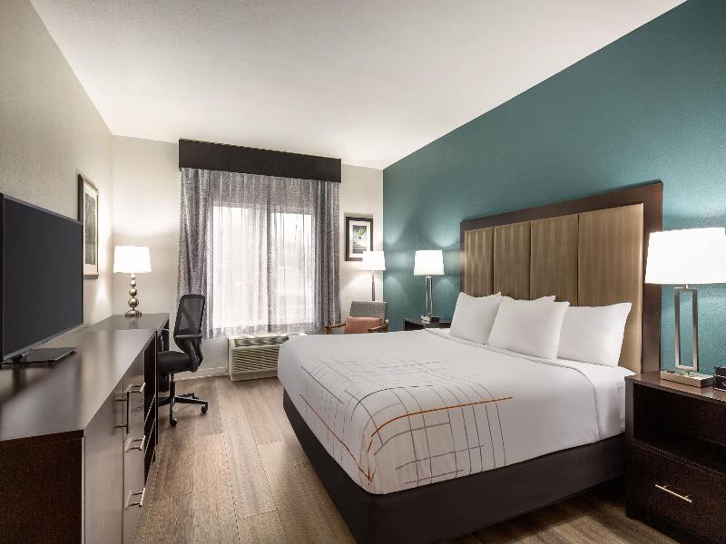 La Quinta Inn & Suites Fairfield - Napa Valley image