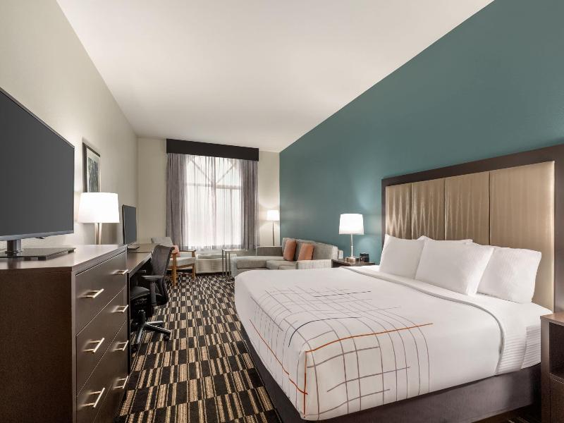 La Quinta Inn & Suites Fairfield - Napa Valley image