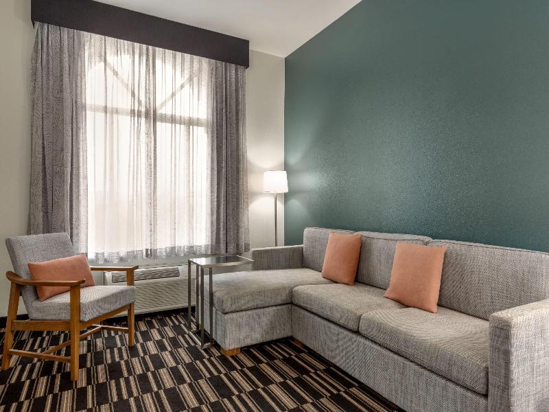 La Quinta Inn & Suites Fairfield - Napa Valley image