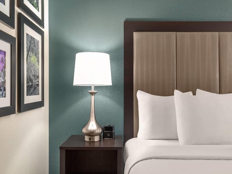 La Quinta Inn & Suites Fairfield - Napa Valley image