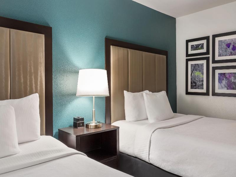 La Quinta Inn & Suites Fairfield - Napa Valley image