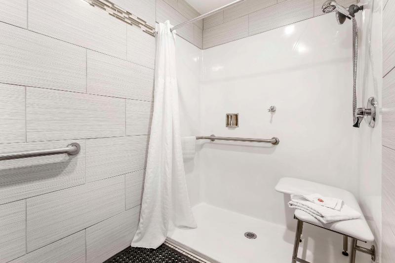 Comfort Inn & Suites Redwood Country image