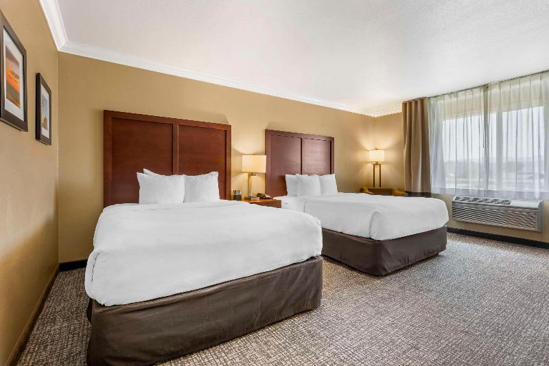 Comfort Inn & Suites Redwood Country image