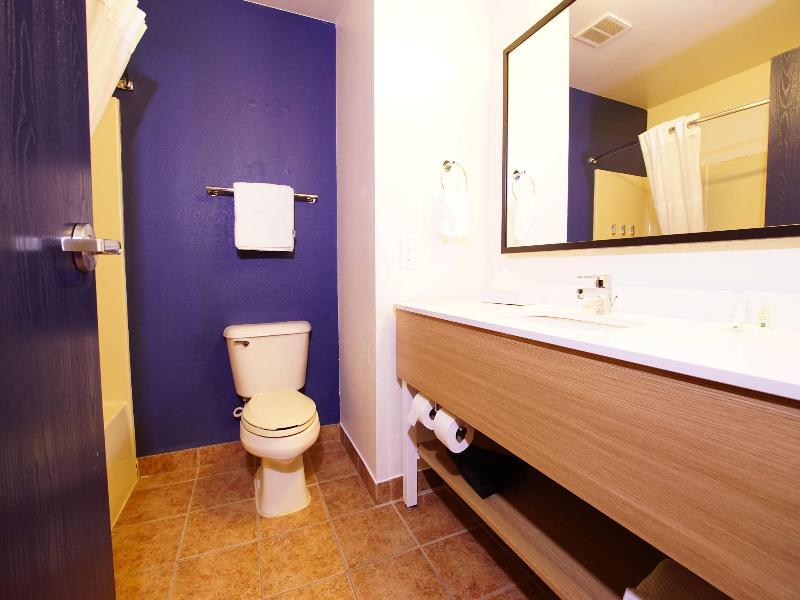 Quality Inn & Suites Georgetown - Seaford image