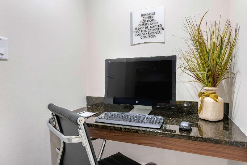 Quality Inn & Suites Palatka Riverfront image