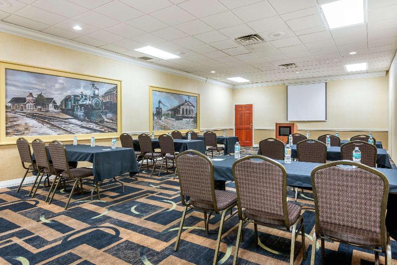 Quality Inn & Suites Palatka Riverfront image