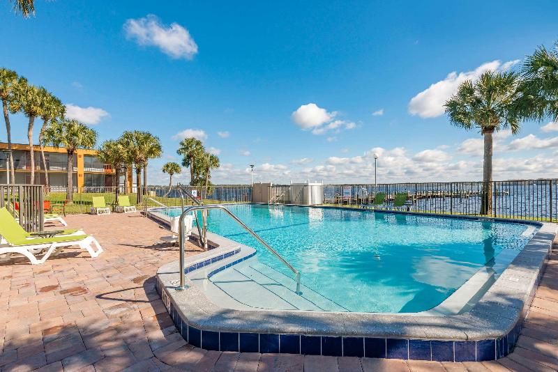 Quality Inn & Suites Palatka Riverfront image