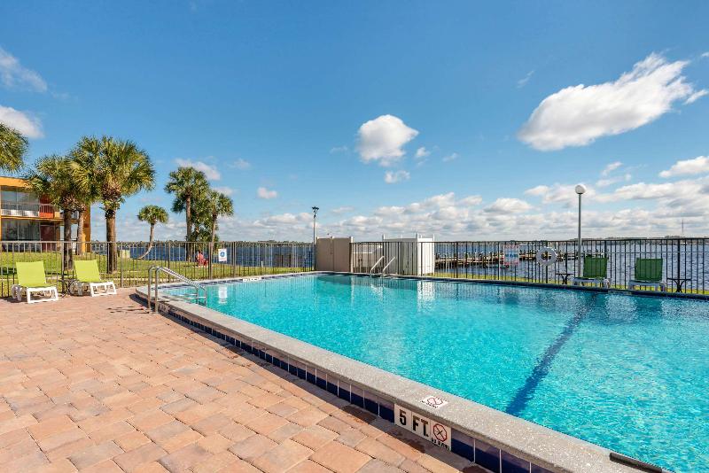 Quality Inn & Suites Palatka Riverfront image