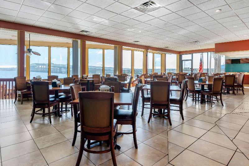 Quality Inn & Suites Palatka Riverfront image