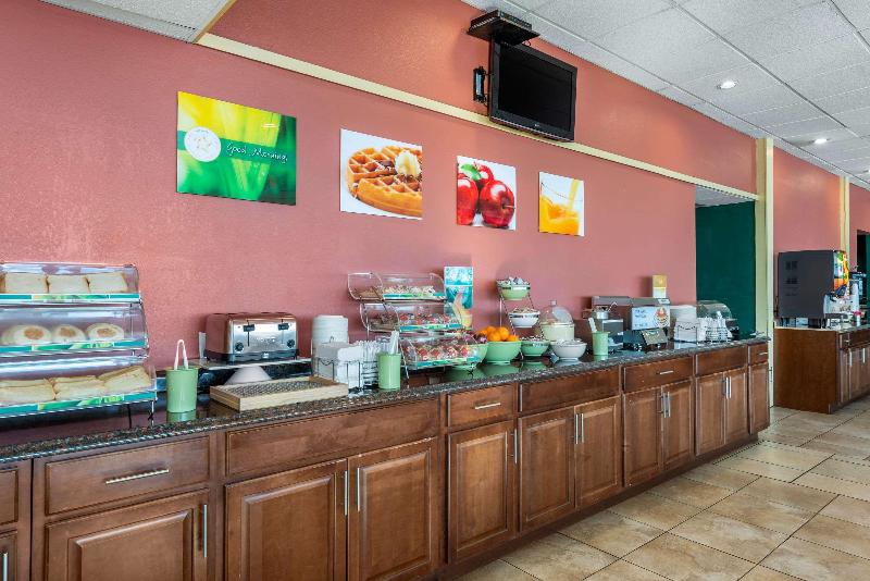 Quality Inn & Suites Palatka Riverfront image