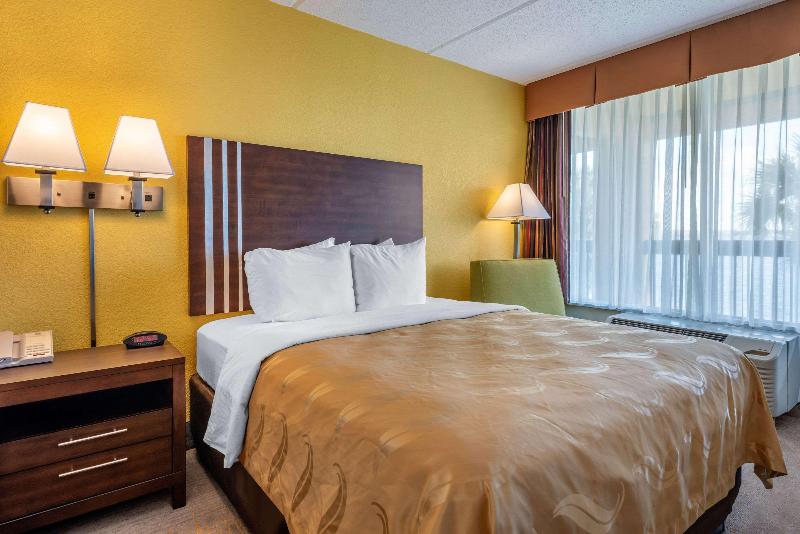 Quality Inn & Suites Palatka Riverfront image