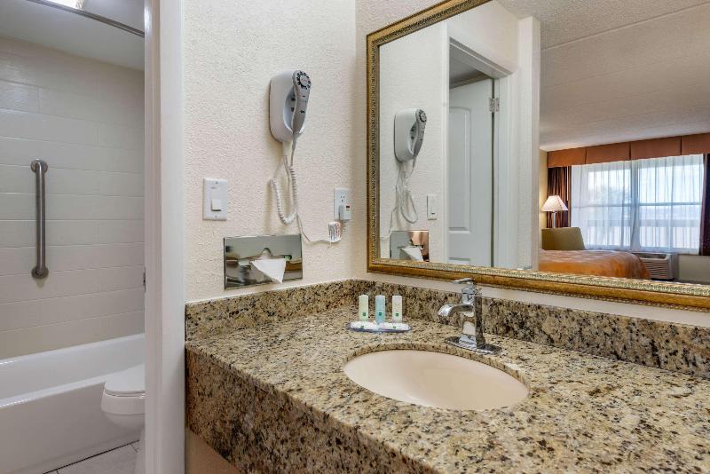 Quality Inn & Suites Palatka Riverfront image