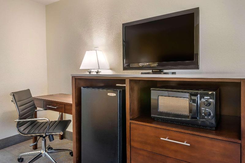 Quality Inn & Suites Palatka Riverfront image