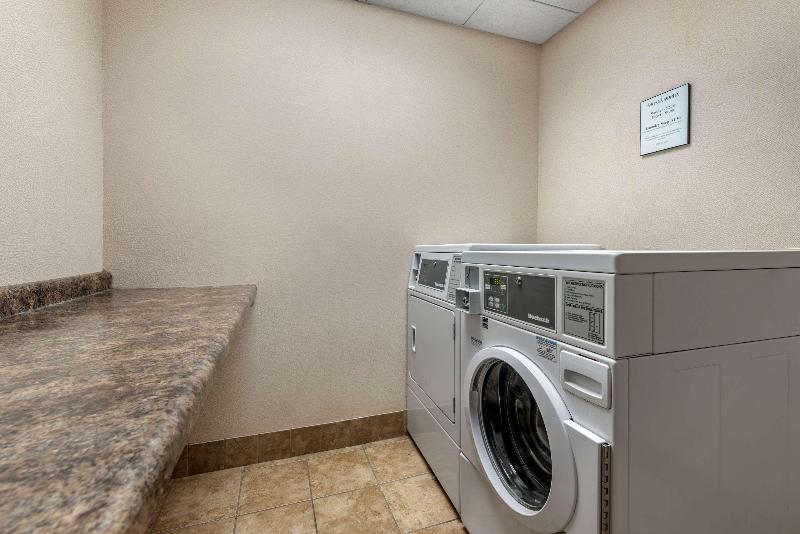 Comfort Inn & Suites Warsaw Area image