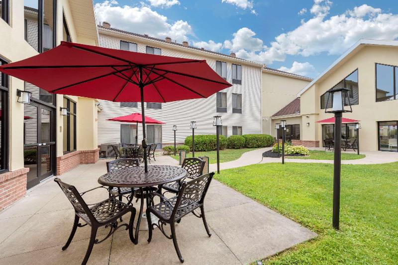 Comfort Inn & Suites Warsaw Area image