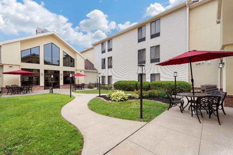 Comfort Inn & Suites Warsaw Area image