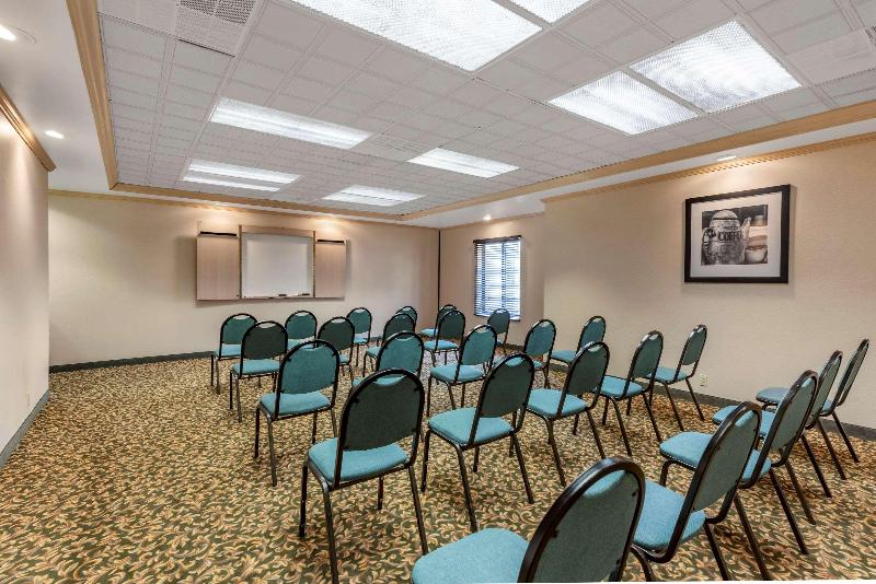 Comfort Inn & Suites Warsaw Area image
