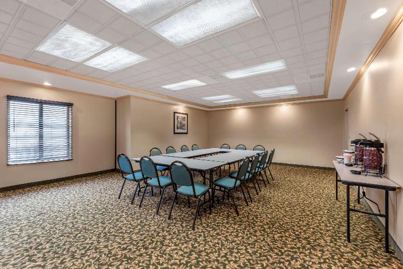 Comfort Inn & Suites Warsaw Area image