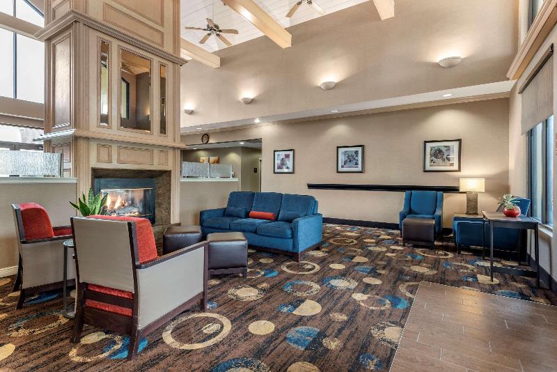 Comfort Inn & Suites Warsaw Area image
