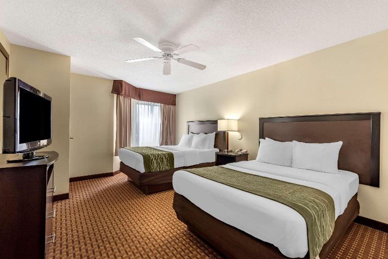 Comfort Inn & Suites Warsaw Area image