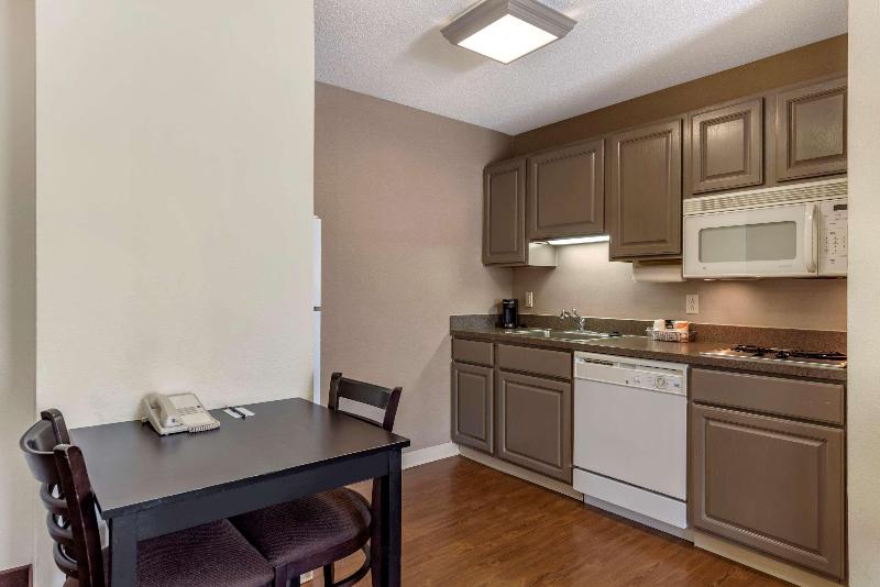 Comfort Inn & Suites Warsaw Area image
