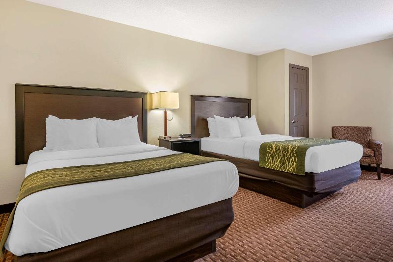 Comfort Inn & Suites Warsaw Area image