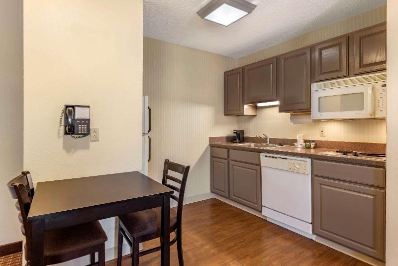 Comfort Inn & Suites Warsaw Area image