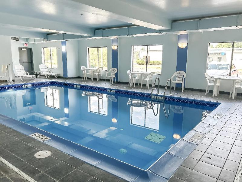 Comfort Inn & Suites Cambridge image