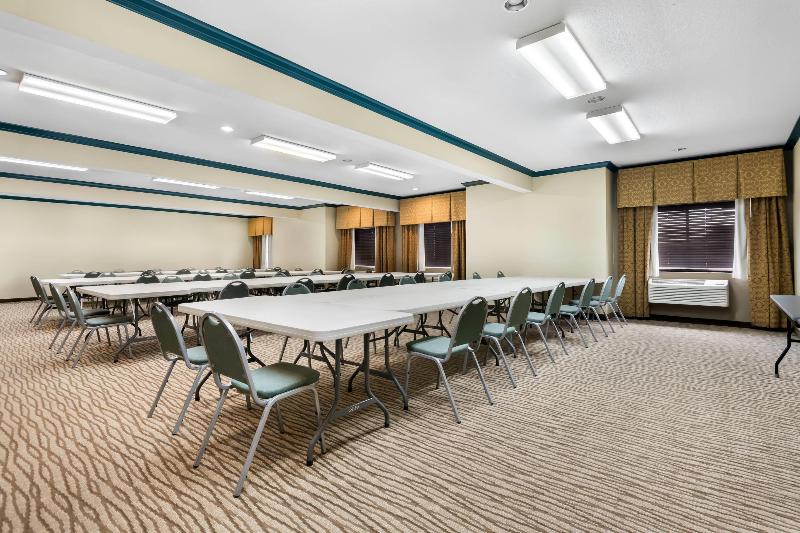 Comfort Inn & Suites Chesapeake Bay image
