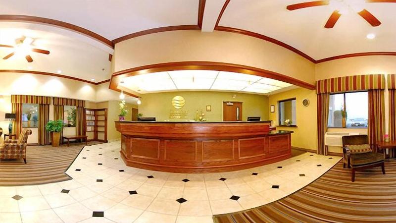 Comfort Inn & Suites Chesapeake Bay image