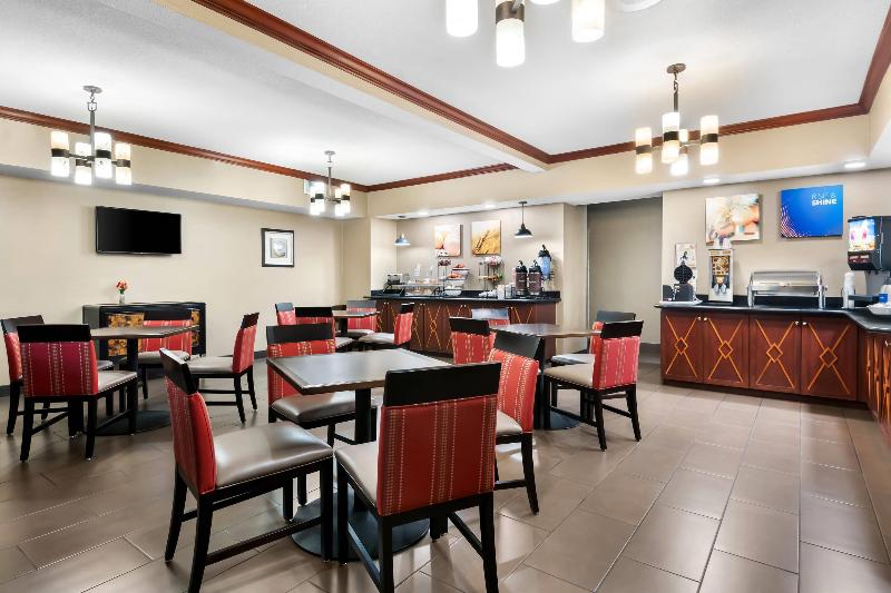 Comfort Inn & Suites Chesapeake Bay image