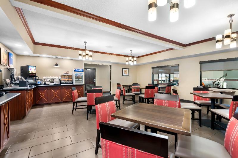 Comfort Inn & Suites Chesapeake Bay image