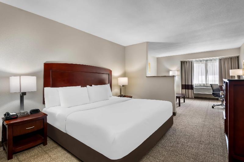 Comfort Inn & Suites Chesapeake Bay image