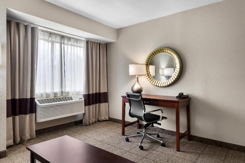 Comfort Inn & Suites Chesapeake Bay image